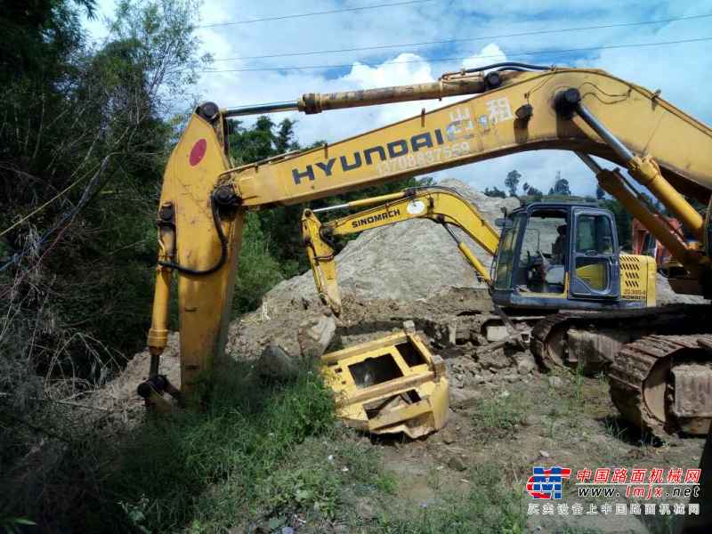 云南出售转让二手14990小时2006年现代R300LC挖掘机