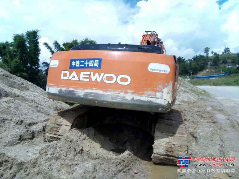 云南出售转让二手16555小时2007年大宇DH220LC挖掘机