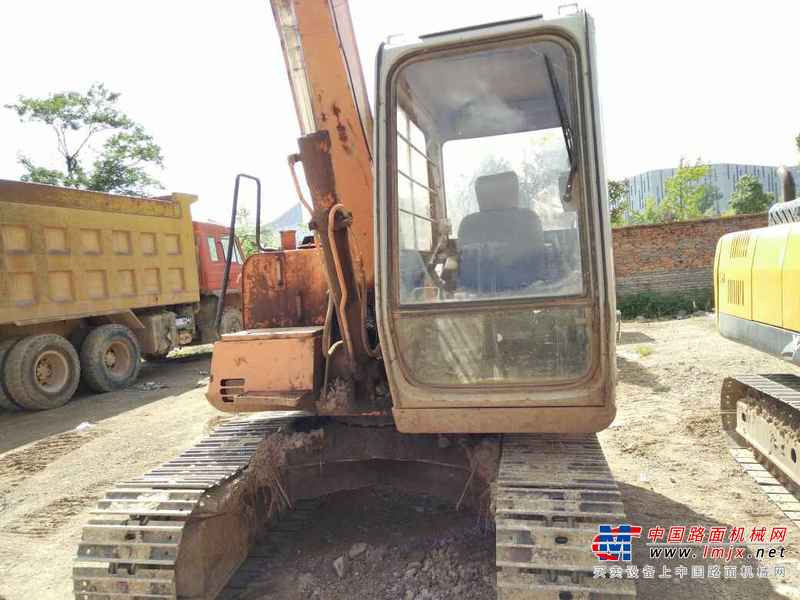 云南出售转让二手14500小时2005年日立EX60挖掘机