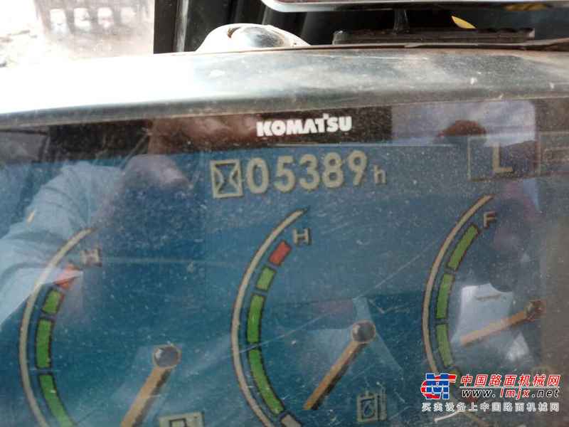 云南出售转让二手10000小时2010年小松PC240LC挖掘机