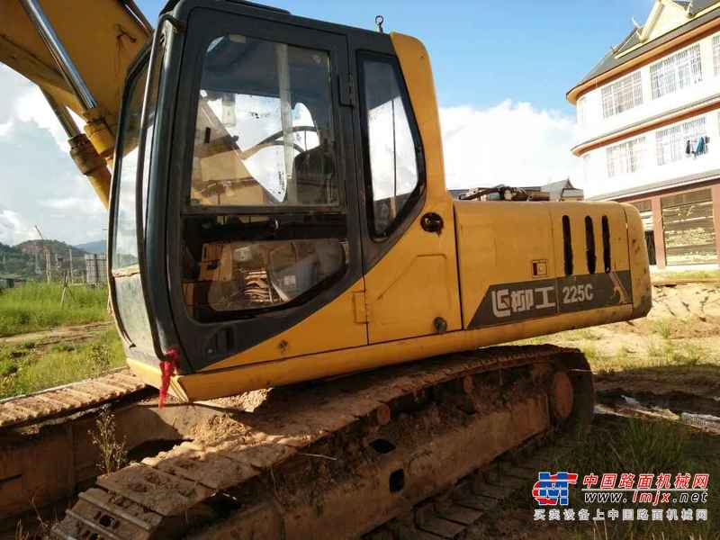 云南出售转让二手16340小时2009年柳工225C挖掘机