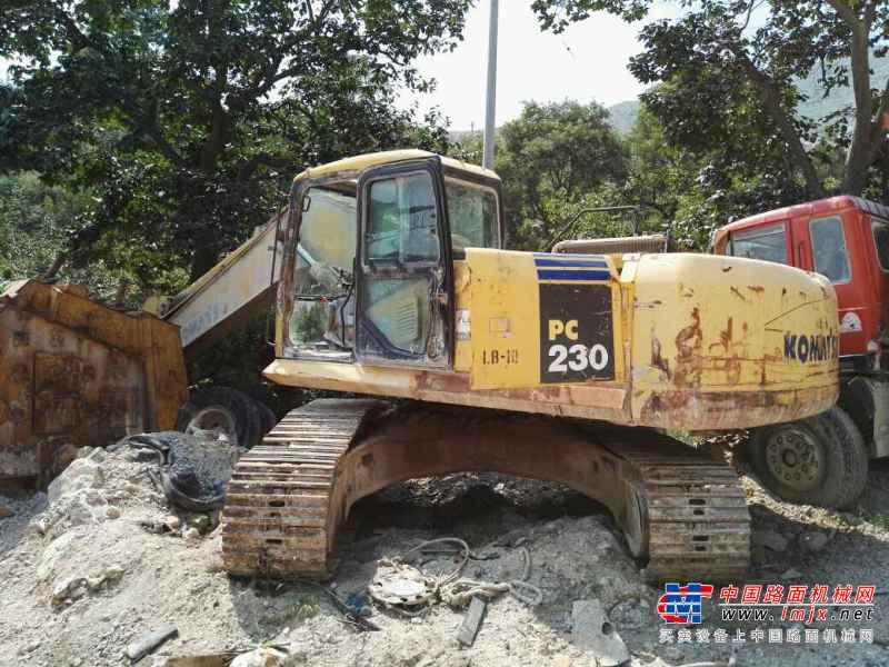 陕西出售转让二手10000小时2003年小松PC230挖掘机