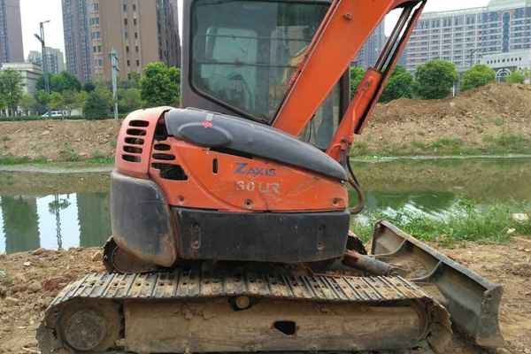 江西出售转让二手6617小时2002年日立EX55UR挖掘机
