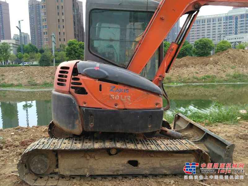 江西出售转让二手6617小时2002年日立EX55UR挖掘机