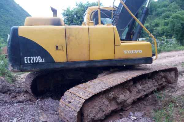 云南出售转让二手13000小时2007年沃尔沃EC210B挖掘机