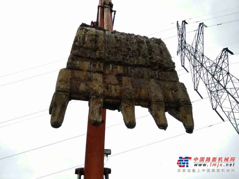 云南出售转让二手11400小时2006年日立ZX200LC挖掘机