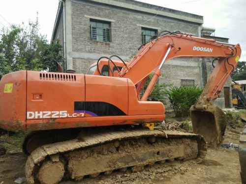 云南出售转让二手20000小时2005年斗山DH220挖掘机