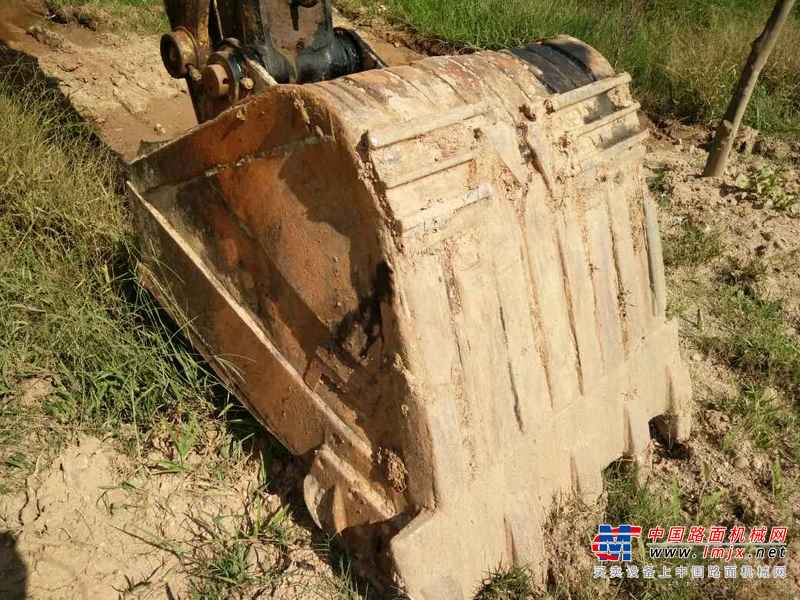 云南出售转让二手20000小时2002年住友SH200A2挖掘机