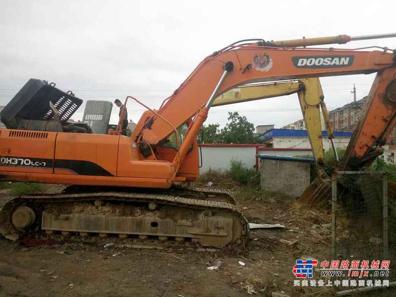 山西出售转让二手9000小时2009年斗山DH300挖掘机