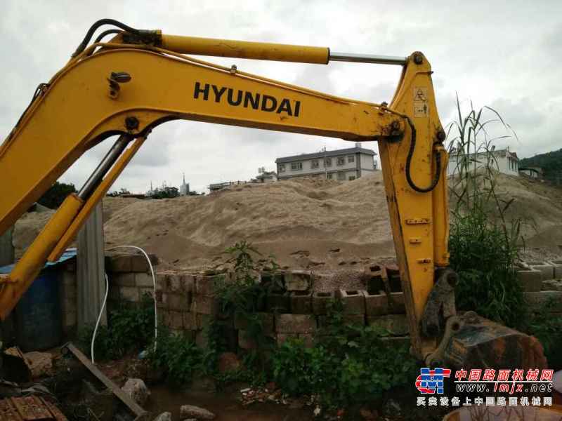 云南出售转让二手3160小时2013年现代R60挖掘机