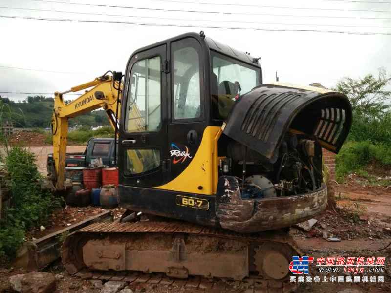 云南出售转让二手3160小时2013年现代R60挖掘机