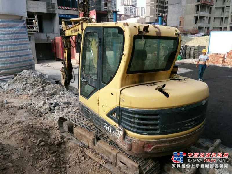 陕西出售转让二手8727小时2010年现代R60挖掘机