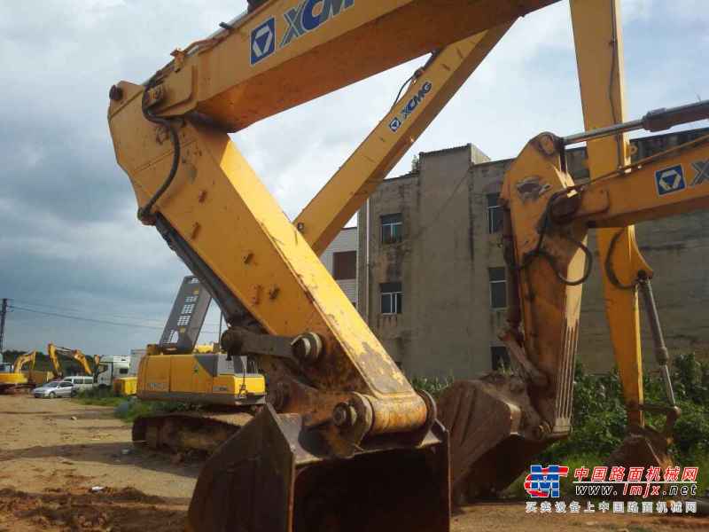 云南出售转让二手2000小时2013年徐工XE230C挖掘机