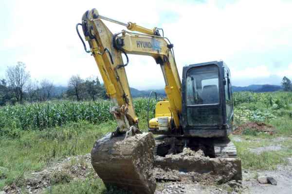 云南出售转让二手8485小时2013年现代R80挖掘机