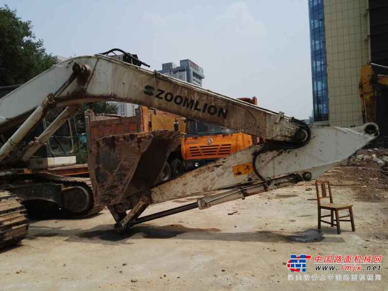 陕西出售转让二手6000小时2010年中联重科ZE330E挖掘机