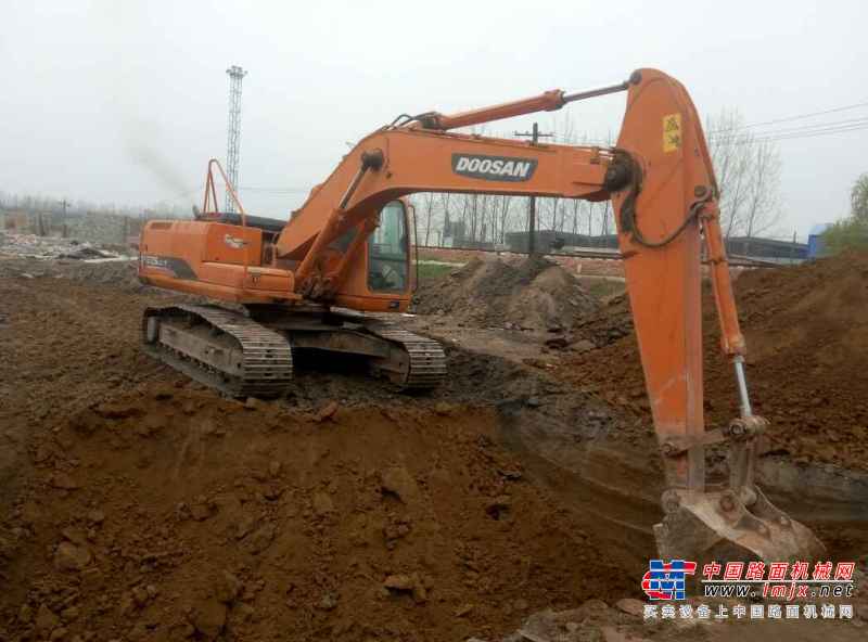 河南出售转让二手7000小时2010年斗山DH225挖掘机