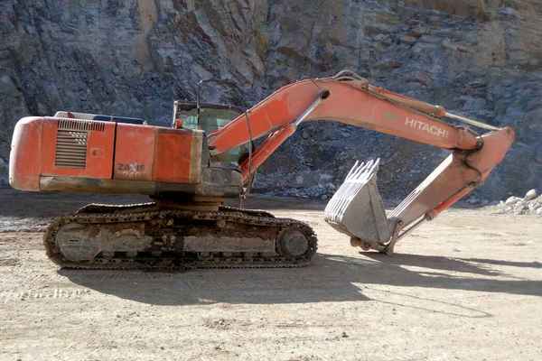 山西出售转让二手8400小时2008年日立ZX240挖掘机