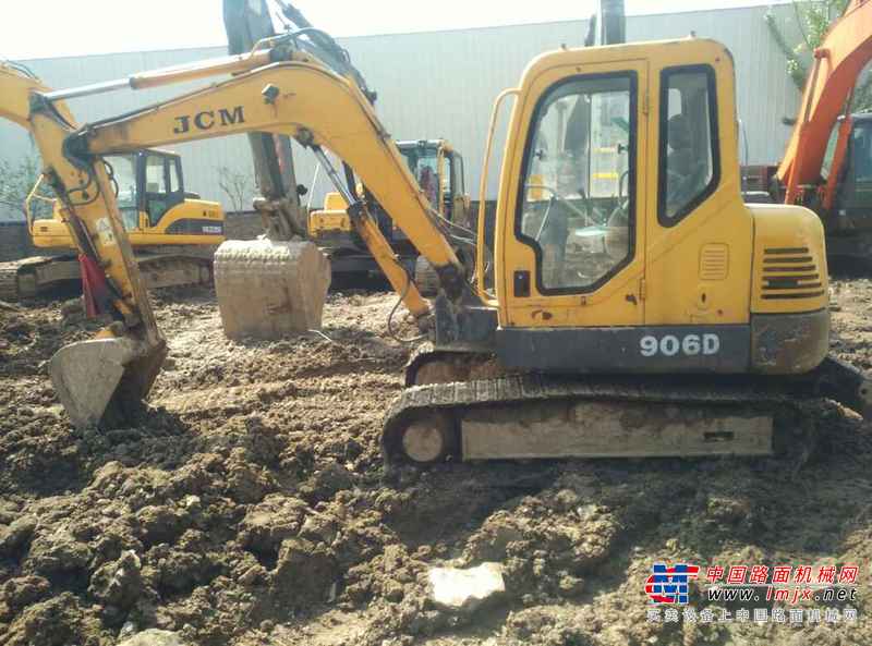 陕西出售转让二手4800小时2011年山重建机JCM906D挖掘机