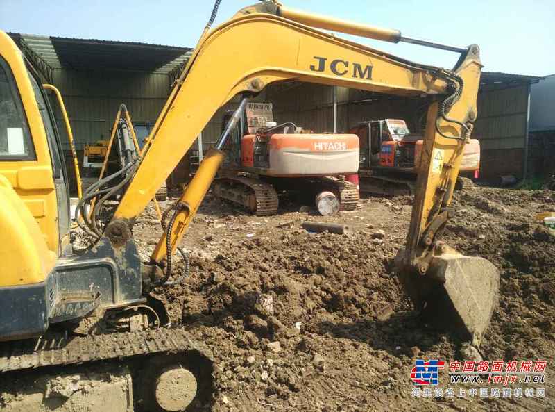 陕西出售转让二手4800小时2011年山重建机JCM906D挖掘机