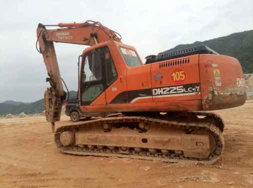 广东出售转让二手12000小时2008年斗山DH225挖掘机