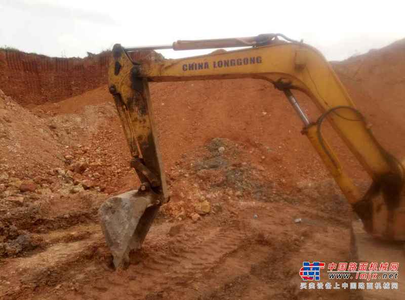 广东出售转让二手10000小时2008年龙工LG6060挖掘机