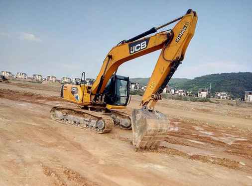 湖北出售转让二手3800小时2014年JCBJS210SC挖掘机