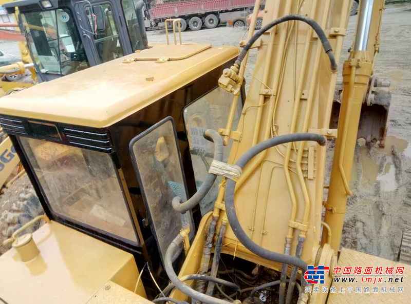广西出售转让二手8800小时2004年卡特彼勒200B挖掘机