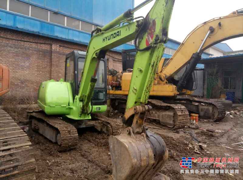 山西出售转让二手8000小时2005年现代R60挖掘机