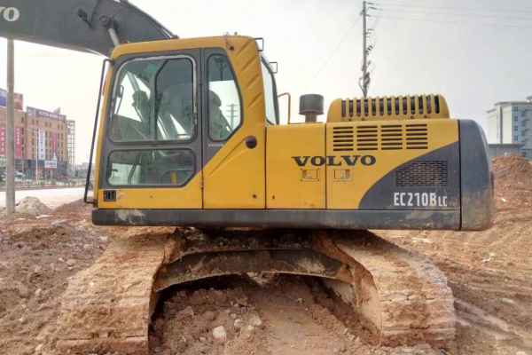 广西出售转让二手8800小时2005年沃尔沃EC210B挖掘机