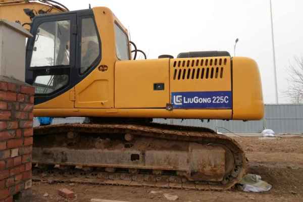 宁夏出售转让二手9000小时2008年柳工CLG225C挖掘机