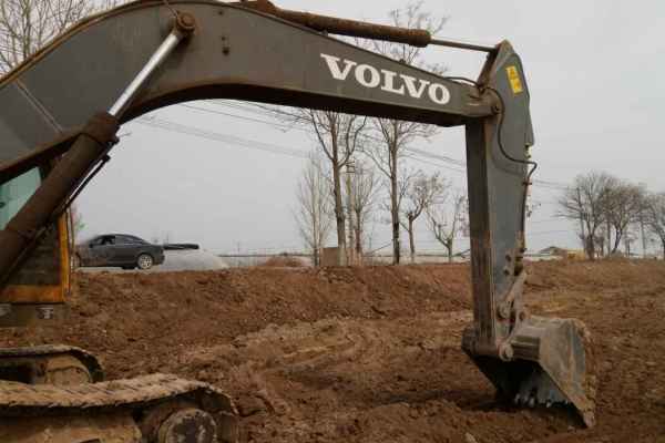 宁夏出售转让二手7000小时2011年沃尔沃EC240B挖掘机