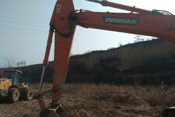 陕西出售转让二手6000小时2010年斗山DH215挖掘机