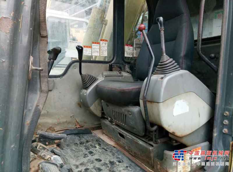 广东出售转让二手8000小时2004年小松PC60挖掘机