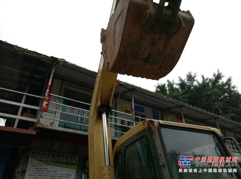 广东出售转让二手8000小时2004年小松PC60挖掘机