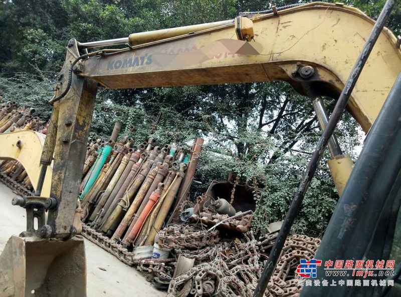 广东出售转让二手8000小时2005年小松PC60挖掘机