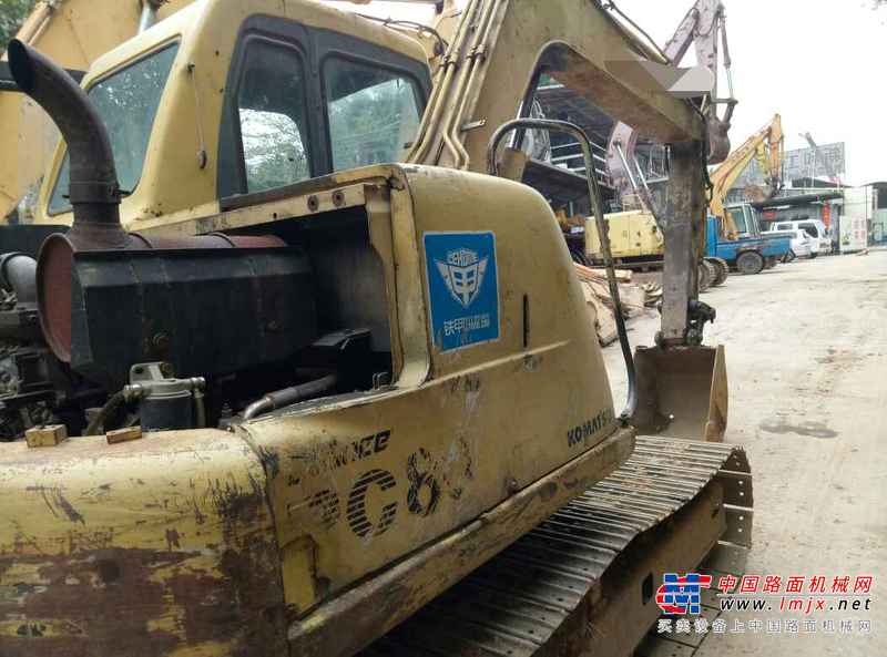 广东出售转让二手8000小时2005年小松PC60挖掘机