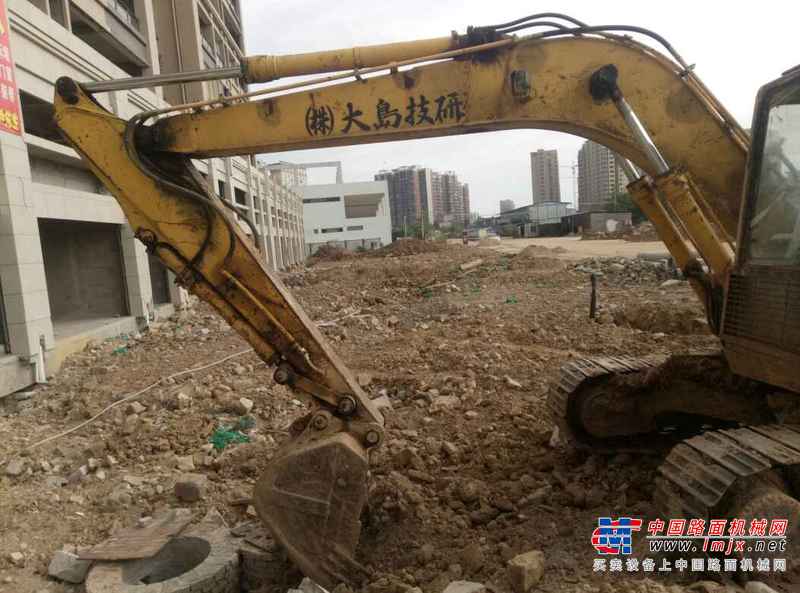广东出售转让二手18000小时2003年小松PC100挖掘机