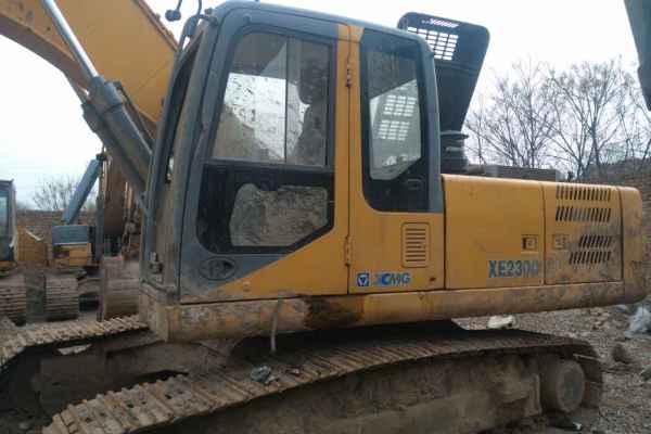 陕西出售转让二手6000小时2011年徐工XE230C挖掘机