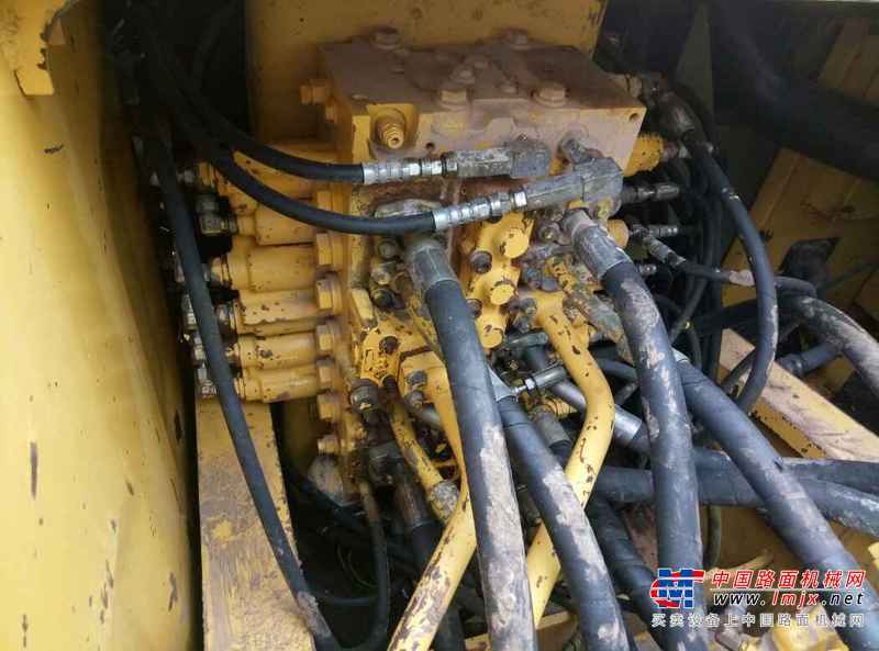 广东出售转让二手9000小时2009年小松PC200挖掘机