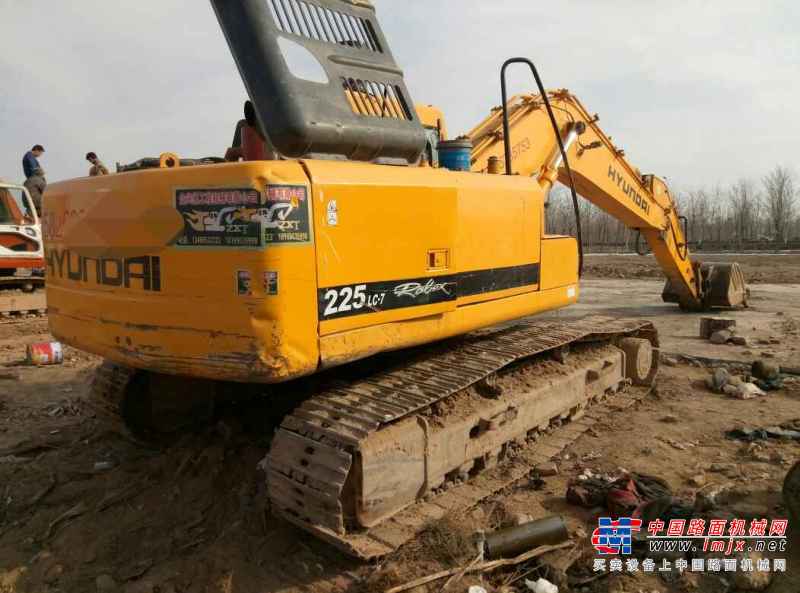 宁夏出售转让二手10000小时2008年现代R225LC挖掘机