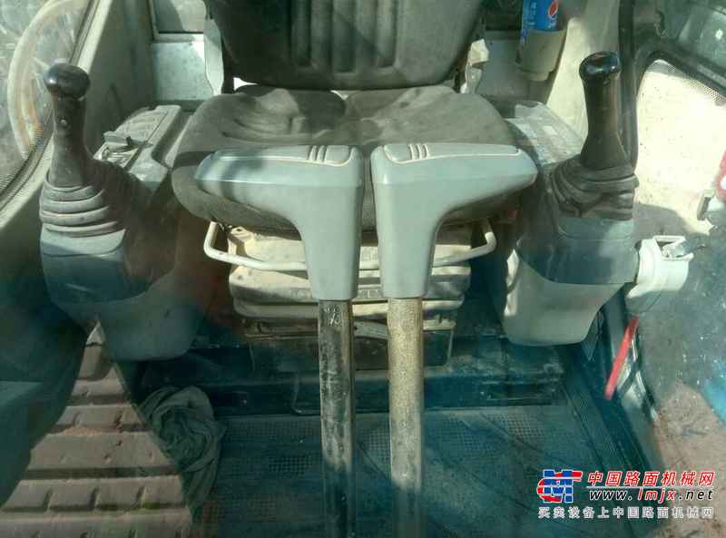 宁夏出售转让二手5000小时2011年龙工LG6150挖掘机