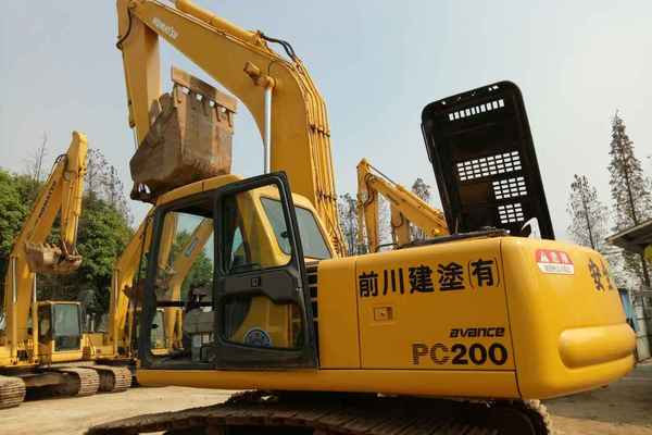 广东出售转让二手12000小时2005年小松PC200挖掘机