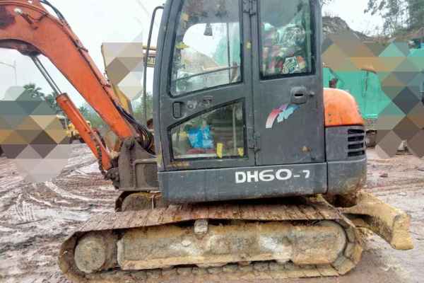 广西出售转让二手10000小时2010年斗山DH60挖掘机