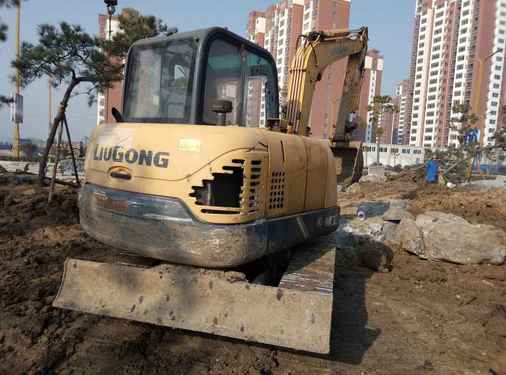 河南出售转让二手6500小时2010年柳工CLG906D挖掘机