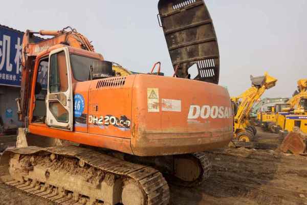 河南出售转让二手13200小时2007年斗山DH220LC挖掘机