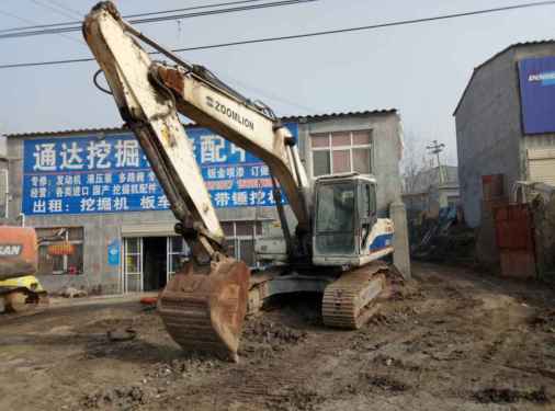 河南出售转让二手9800小时2010年中联重科ZE230挖掘机