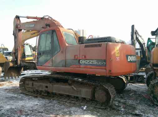 吉林出售转让二手8400小时2009年斗山DH225LC挖掘机