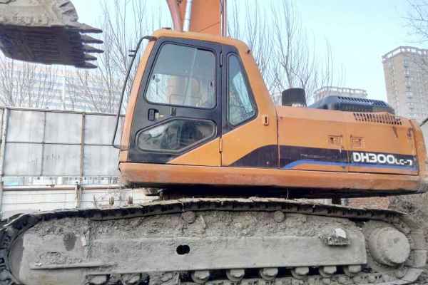 辽宁出售转让二手18000小时2008年斗山DH300LC挖掘机