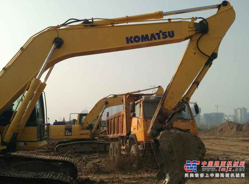 陕西出售转让二手5050小时2010年小松PC240LC挖掘机
