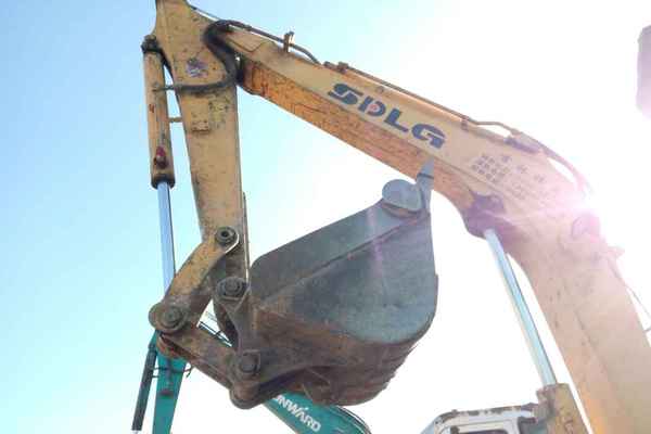 山西出售转让二手4000小时2011年临工LG685挖掘机